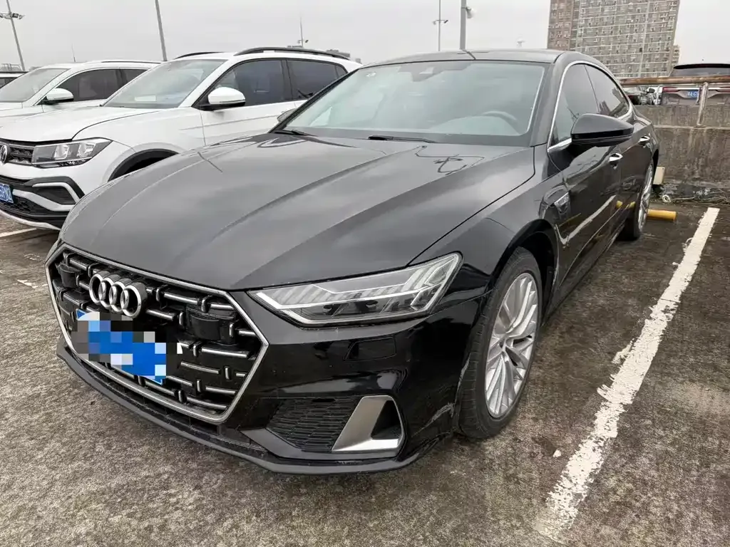 Audi A7L — фото 1
