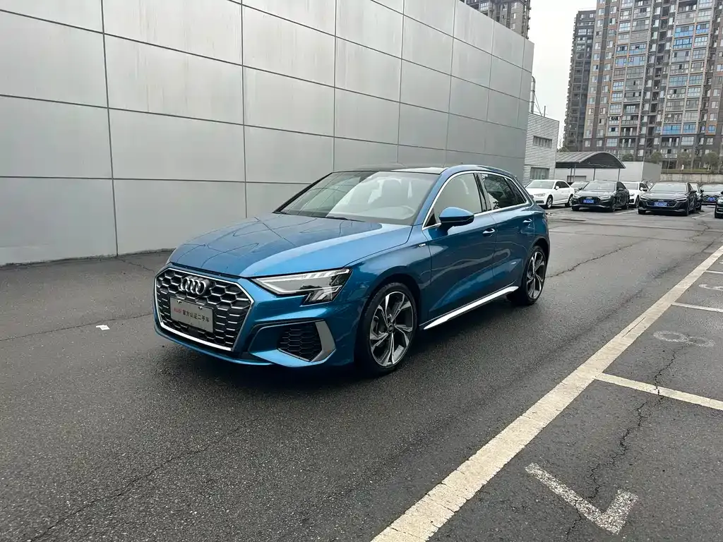 Audi A3 — фото 1