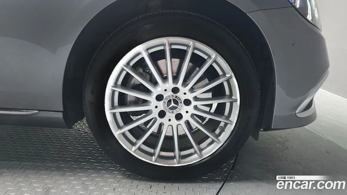 Mercedes-Benz E-Class 2023 из KR, фото 9