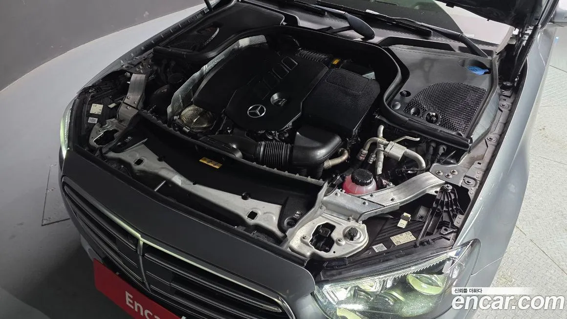 Mercedes-Benz E-Class 2023 из KR, фото 2