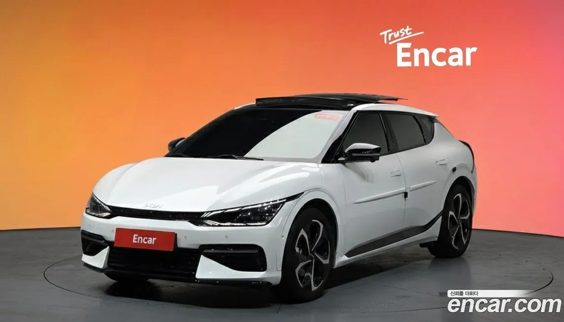 Kia EV6 — фото 1