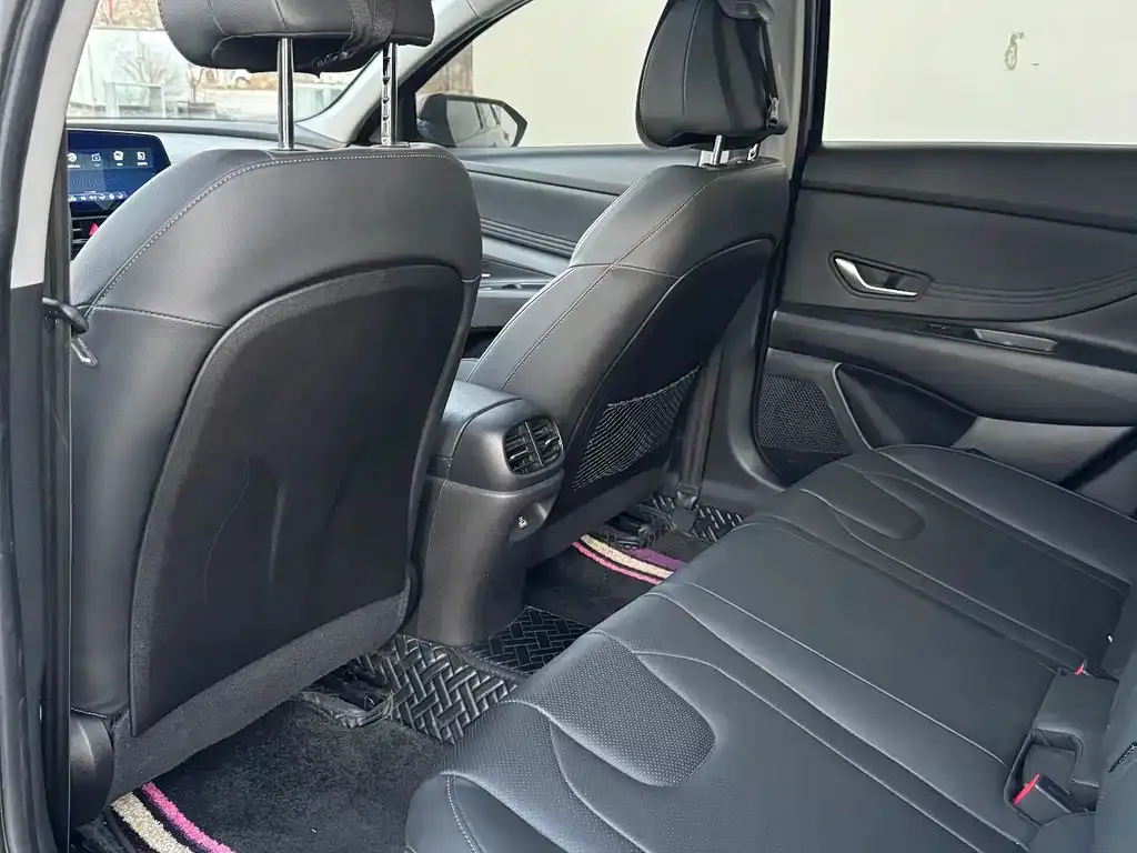 Hyundai Elantra 2022 из CN, фото 4