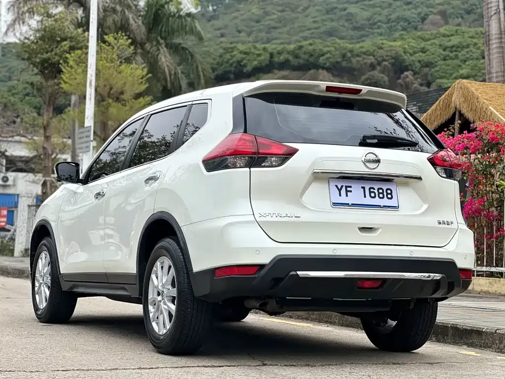 Nissan X-Trail — фото 10