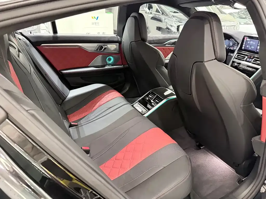 BMW M8 2023 из CN, фото 4