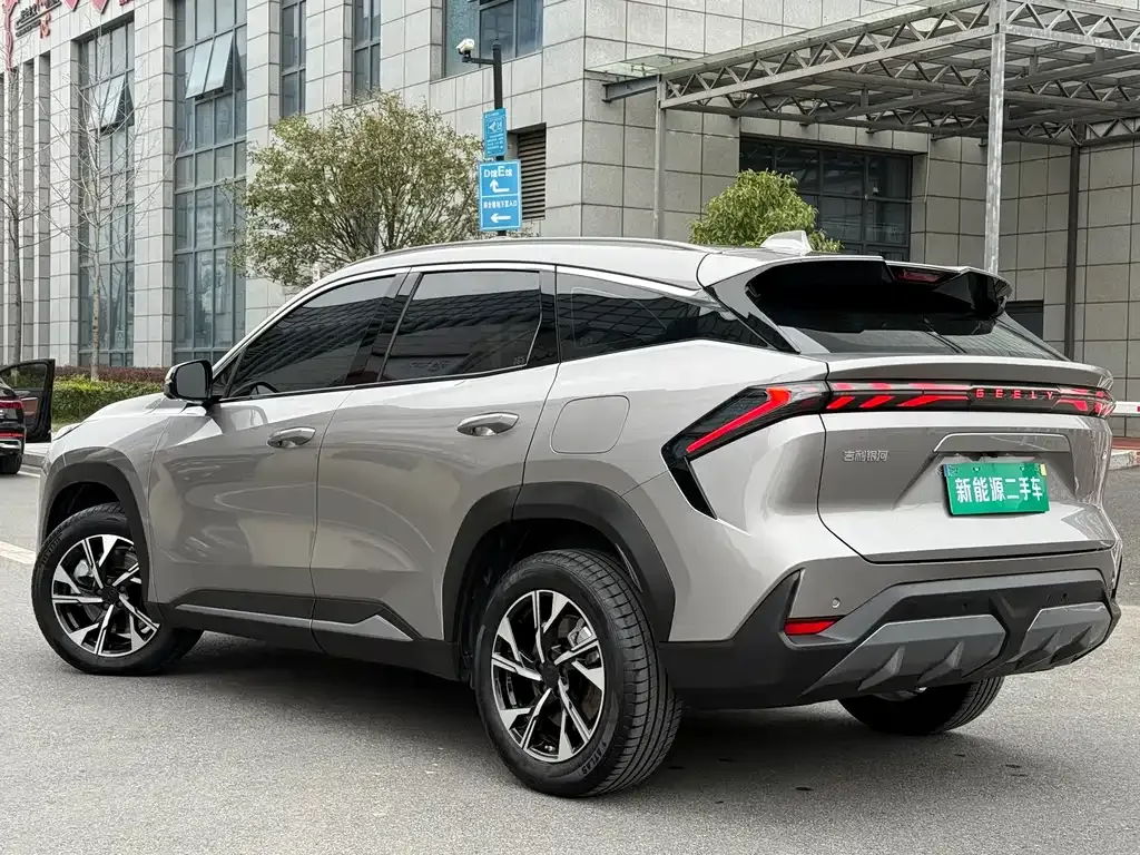 Geely Galaxy L7 — фото 10