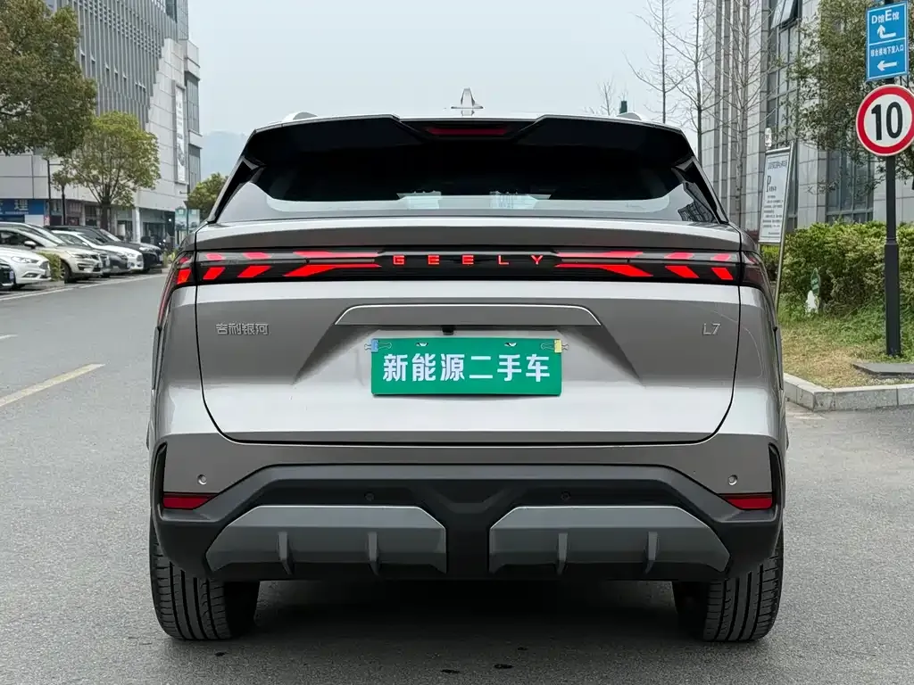 Geely Galaxy L7 — фото 2
