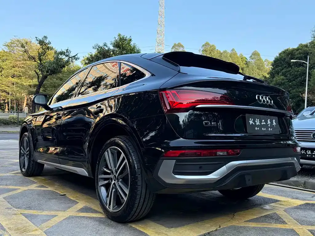 Audi Q5L Sportback — фото 10