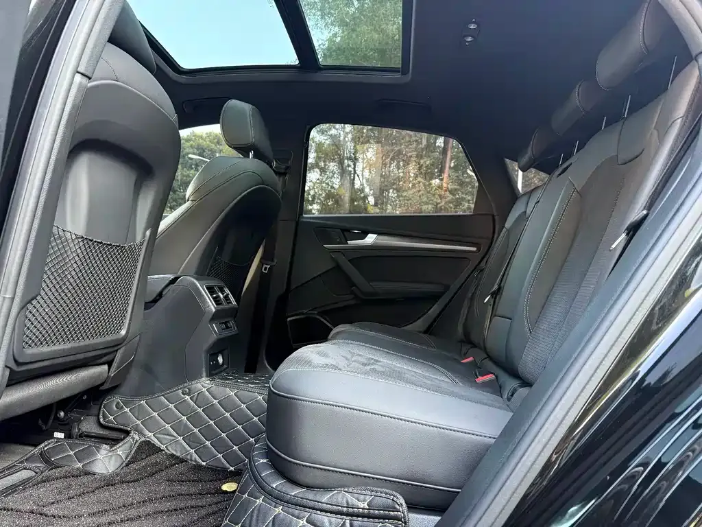 Audi Q5L Sportback — фото 4