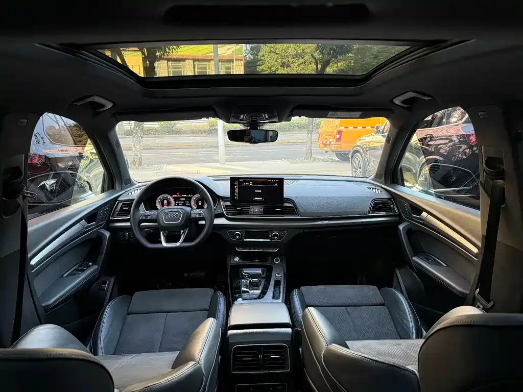 Audi Q5L Sportback — фото 3