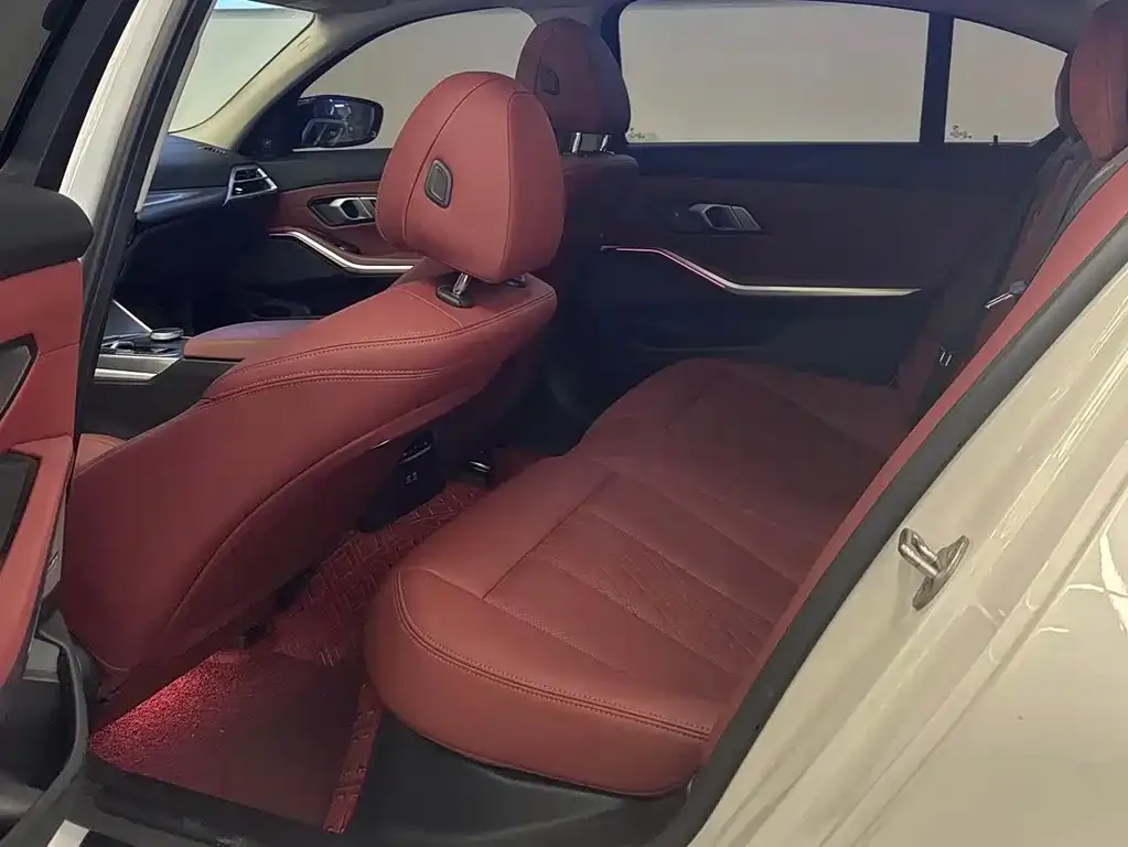 BMW 3 Series 2024 из CN, фото 2