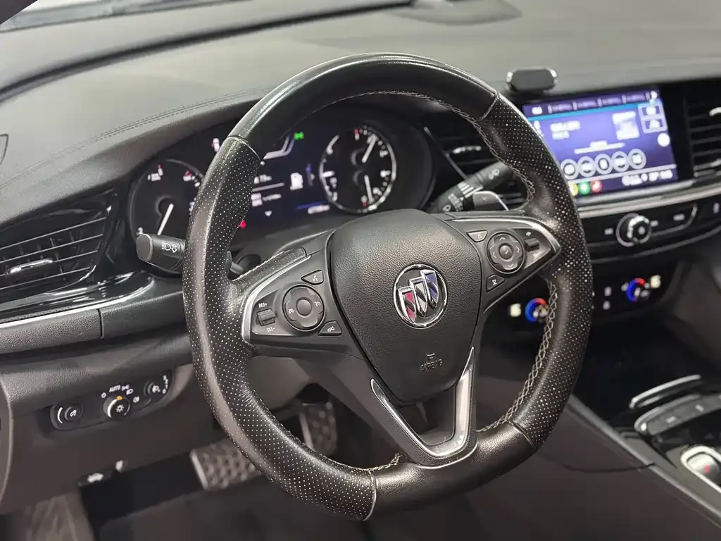 Buick Regal — фото 10
