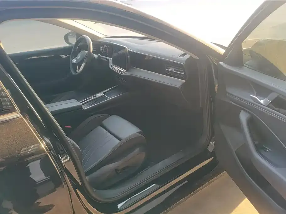 Volkswagen Magotan 2025 из CN, фото 4
