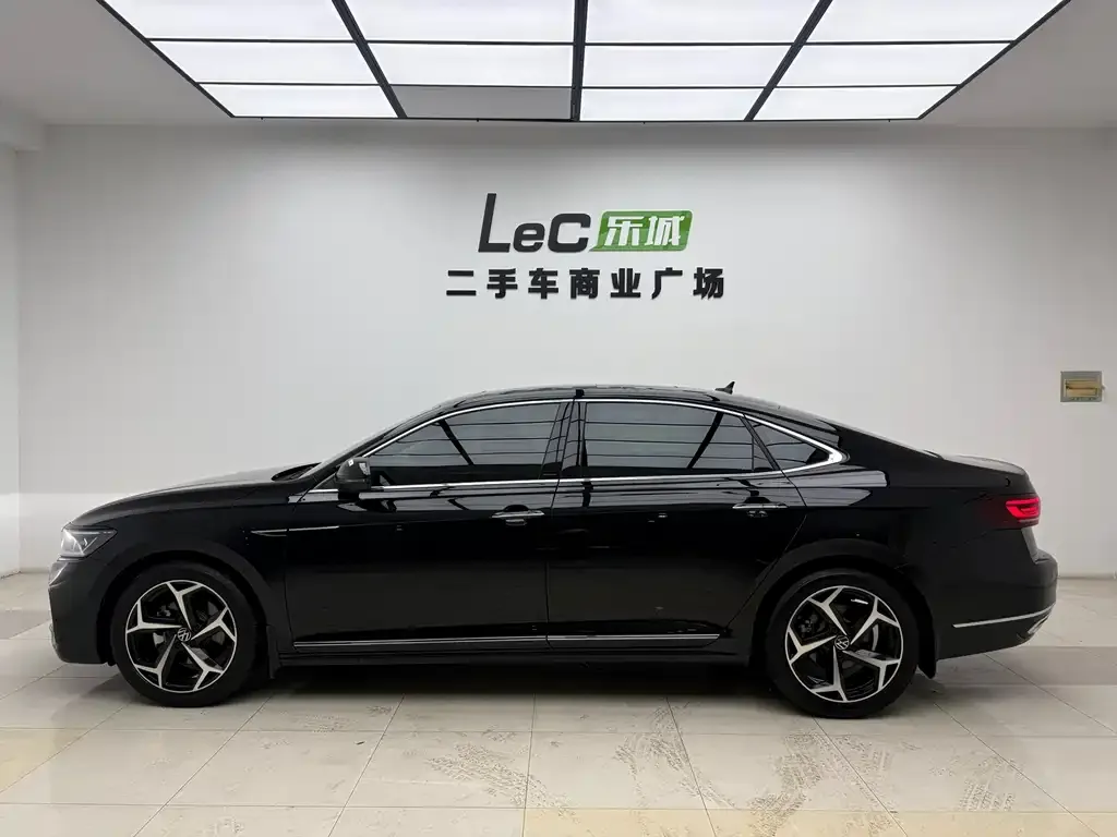 Volkswagen Passat 2024 из CN, фото 9