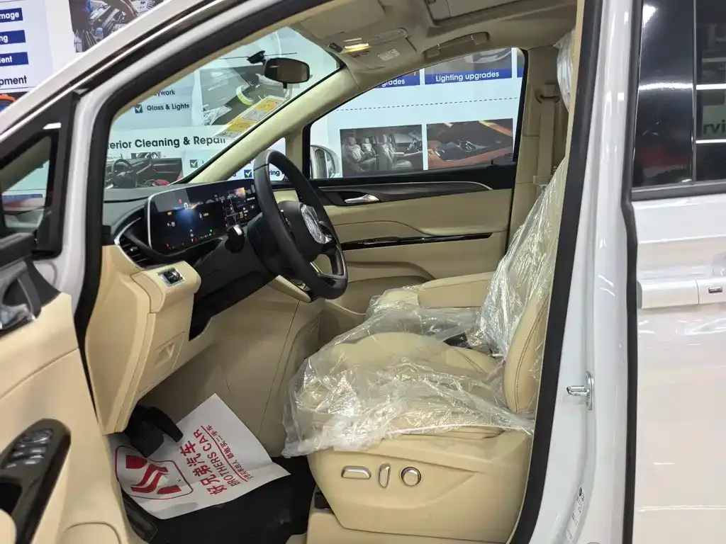 Buick GL8 Hybrid — фото 3