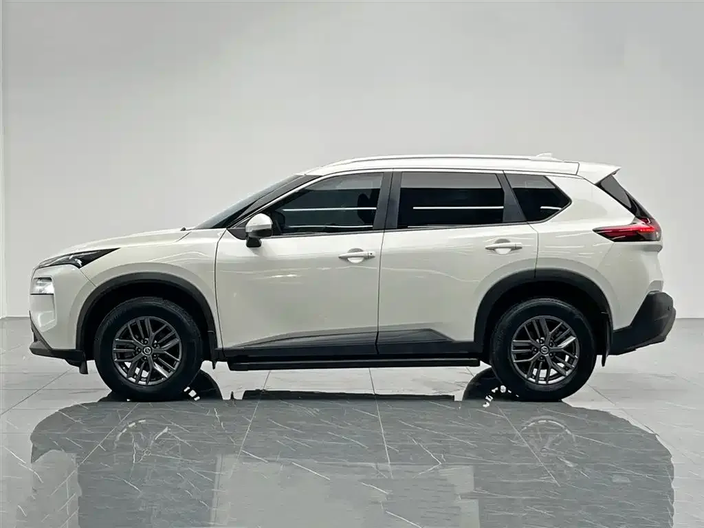 Nissan X-Trail 2023 из CN, фото 3