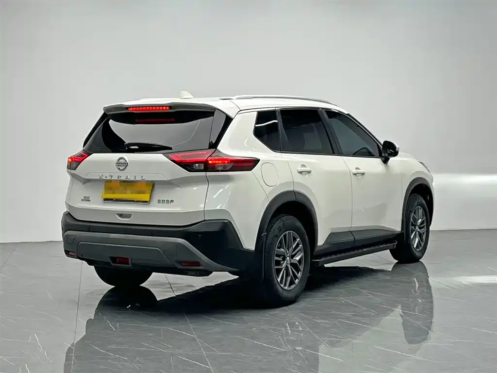 Nissan X-Trail 2023 из CN, фото 2