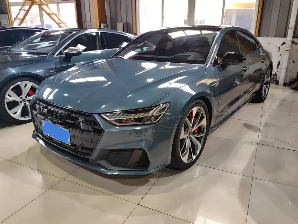 Audi A7L — фото 1