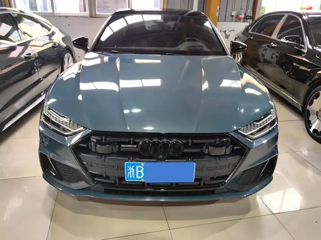 Audi A7L — фото 5