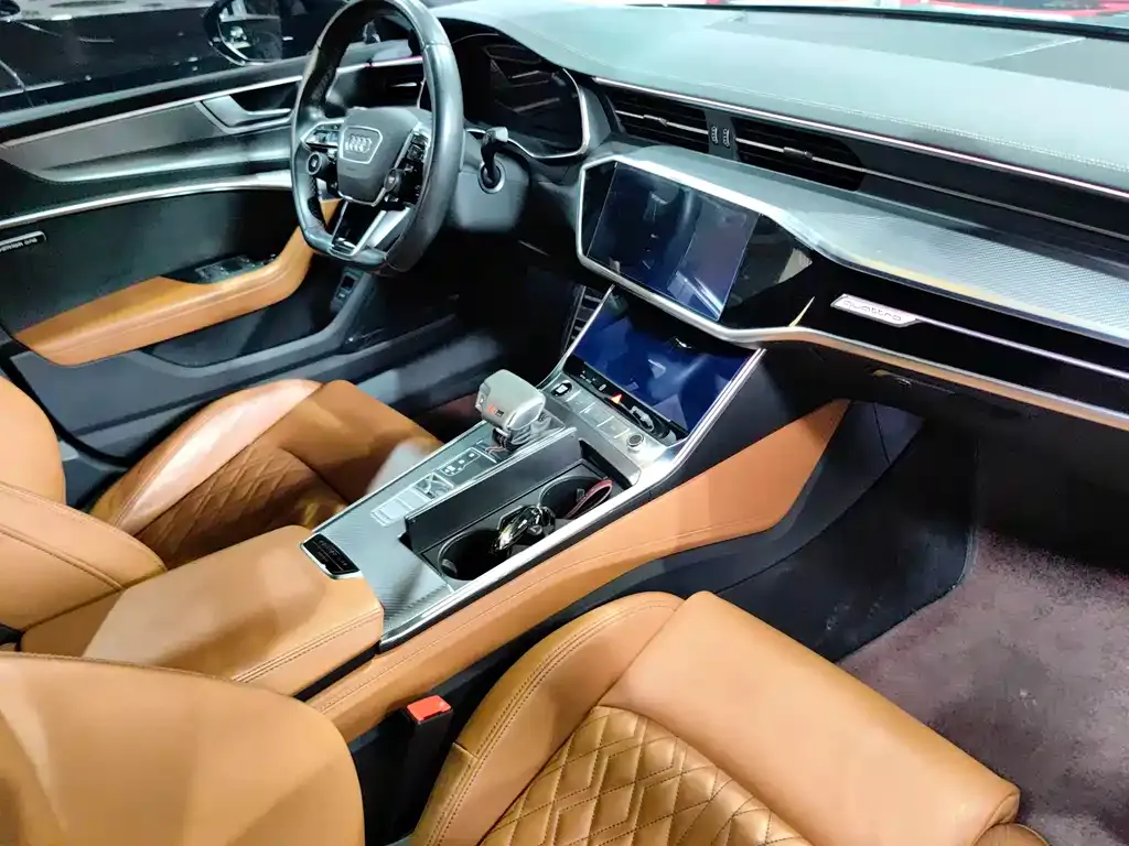 Audi A7L — фото 9