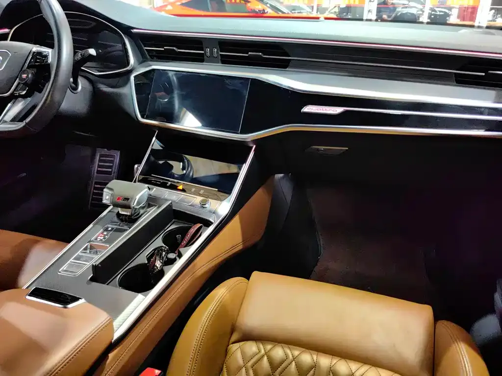 Audi A7L — фото 3