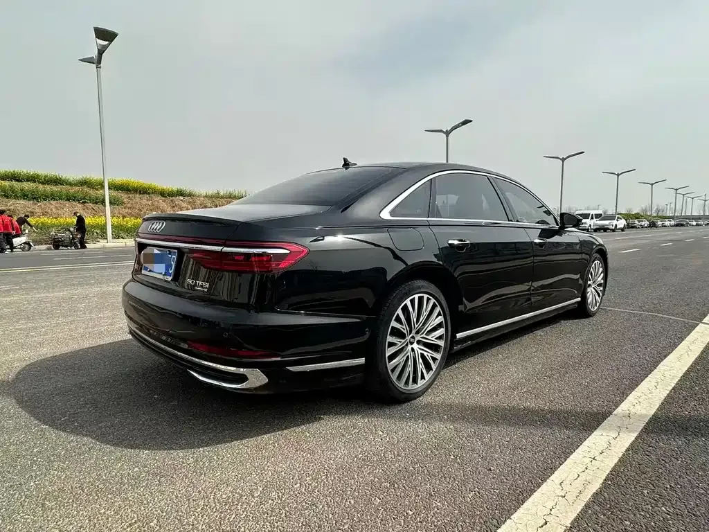 Audi A8 2022 из CN, фото 7
