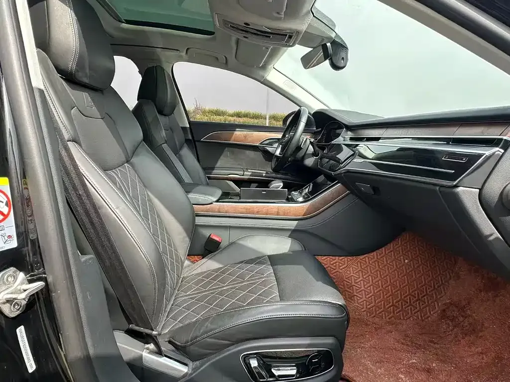 Audi A8 2022 из CN, фото 3