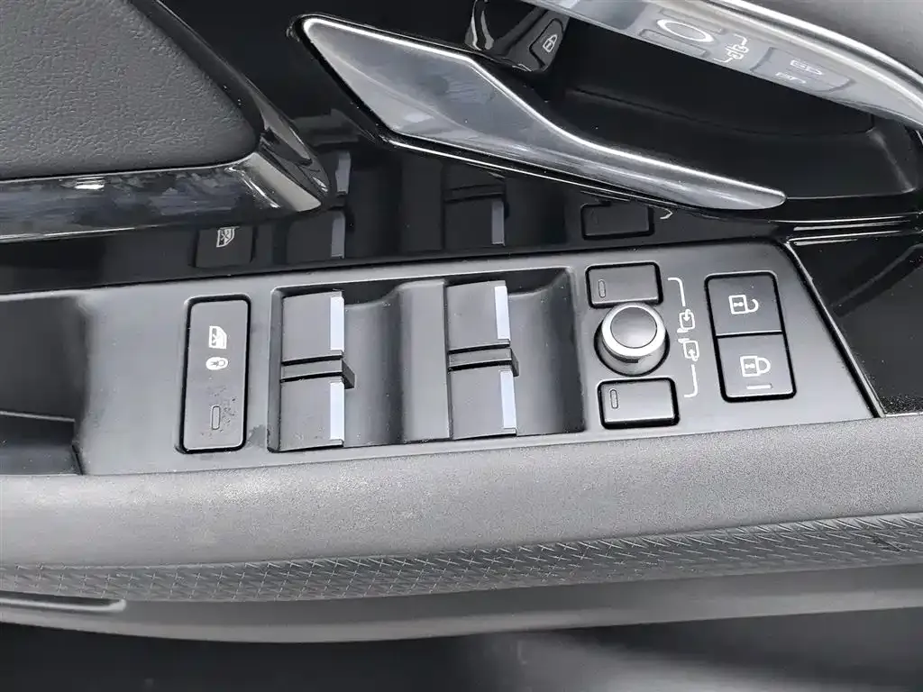 Land Rover Evoque 2022 из CN, фото 8