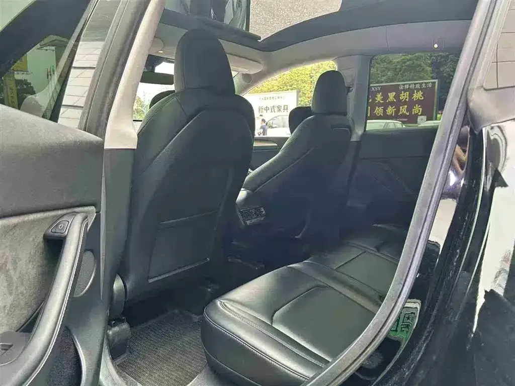 Tesla Model Y 2023 из CN, фото 8