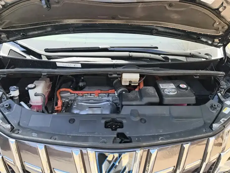Toyota Alphard — фото 3
