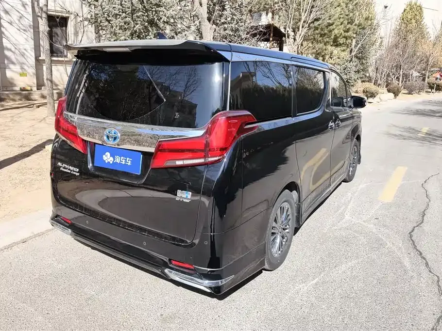 Toyota Alphard — фото 5