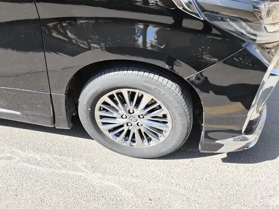 Toyota Alphard — фото 6