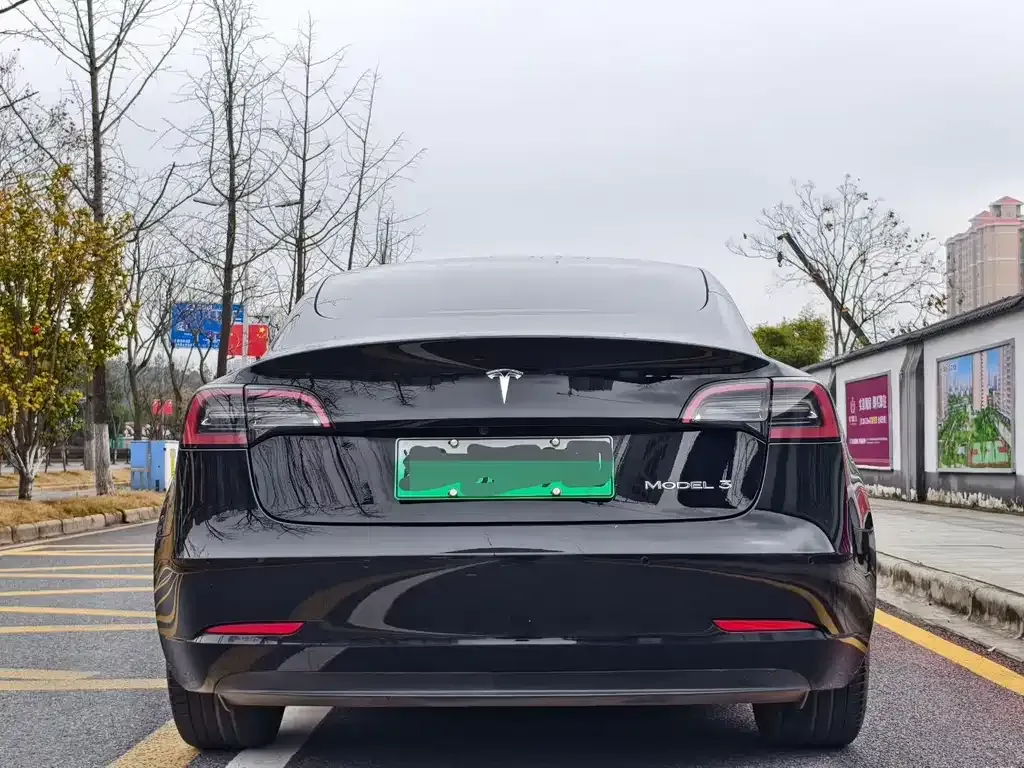 Tesla Model 3 — фото 8