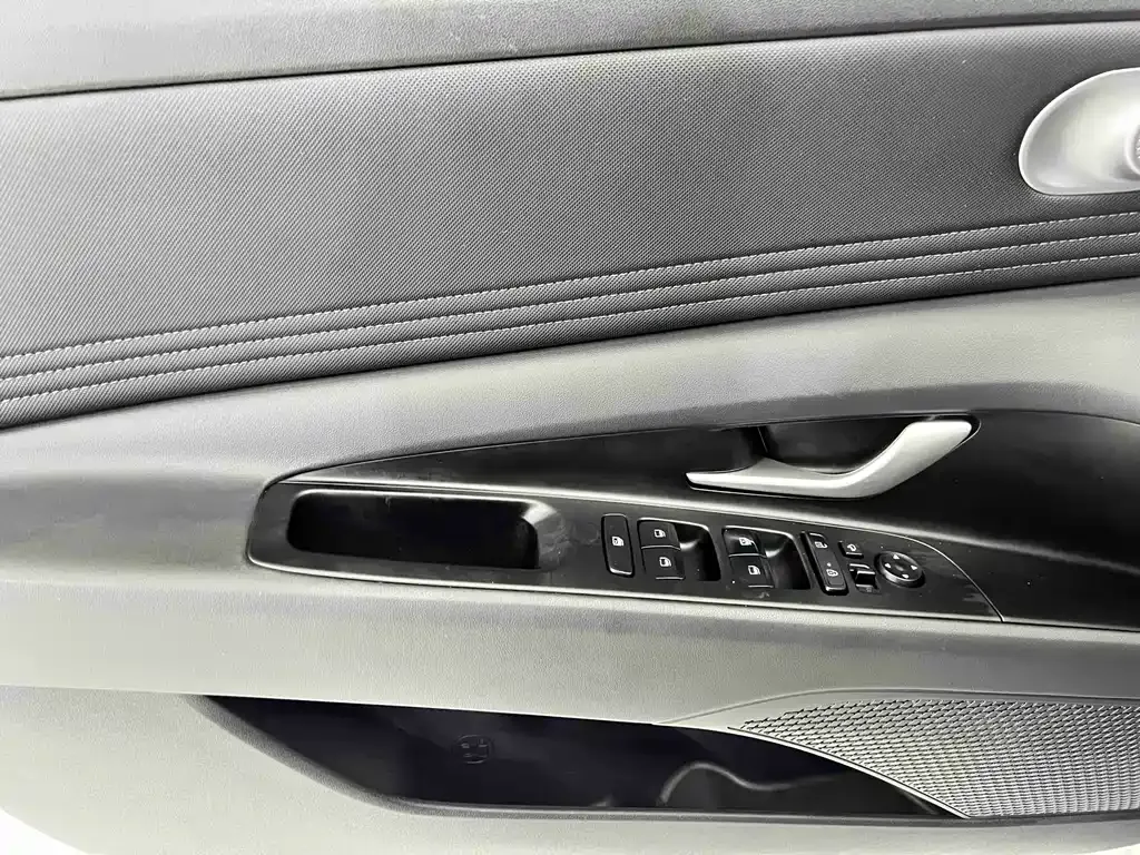 Hyundai Elantra 2022 из CN, фото 5