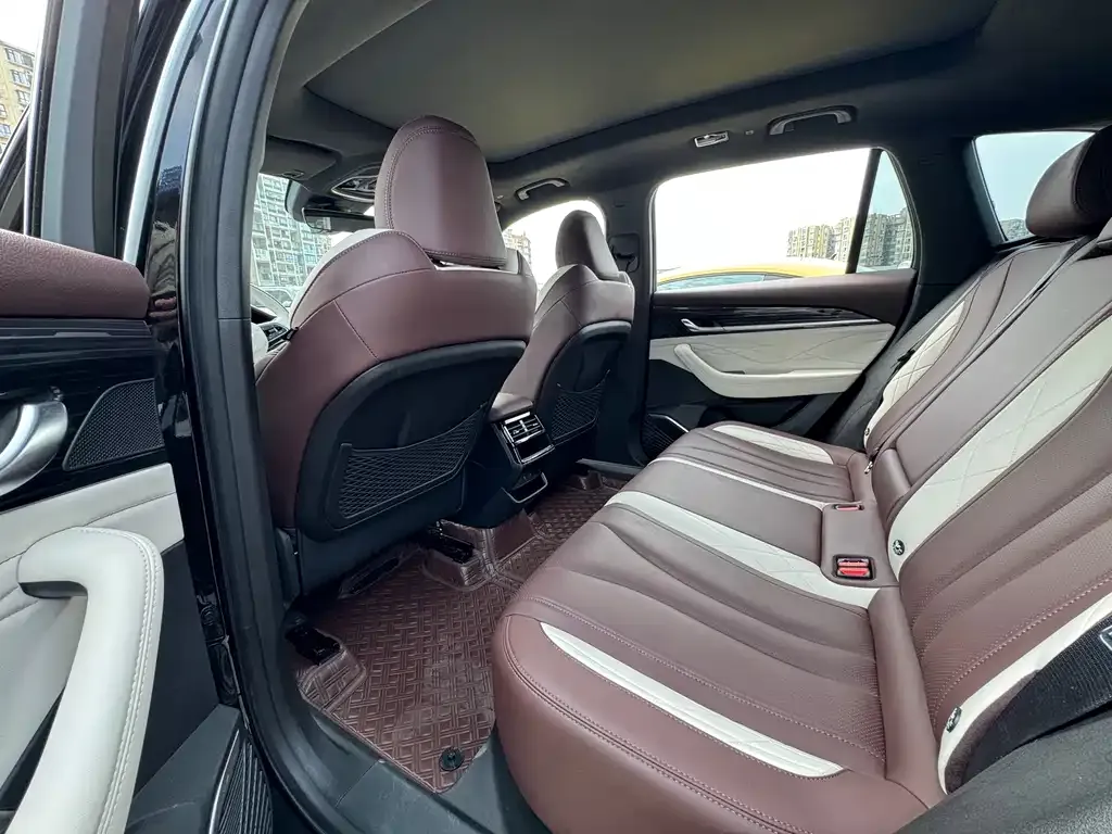 Geely Xingyue L 2024 из CN, фото 2