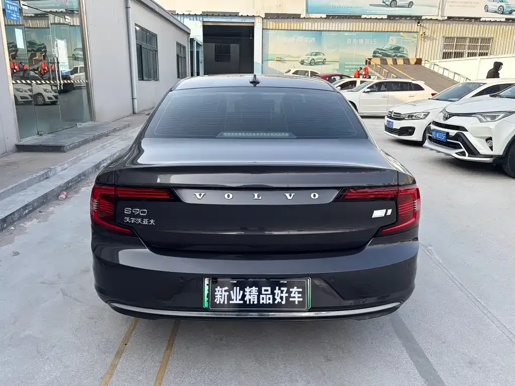 Volvo S90 PHEV 2022 из CN, фото 5
