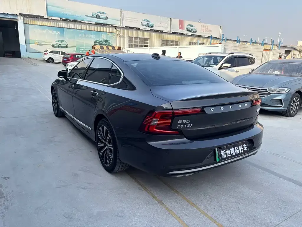 Volvo S90 PHEV 2022 из CN, фото 10