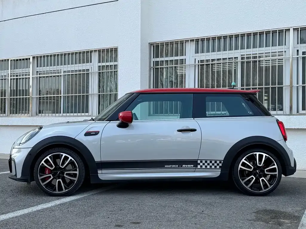 MINI JCW (John Cooper Works) — фото 10