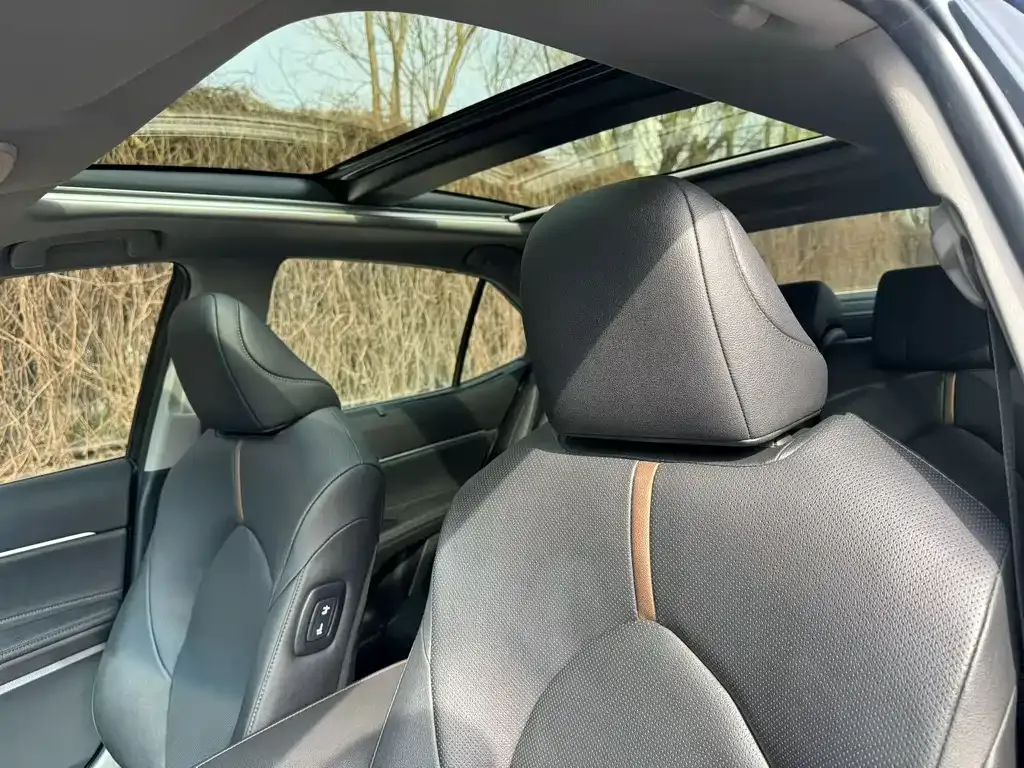 Toyota Camry 2024 из CN, фото 2