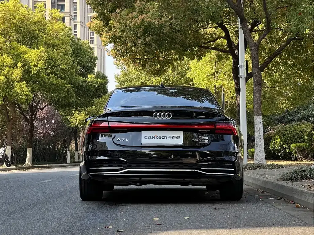 Audi A7L — фото 8