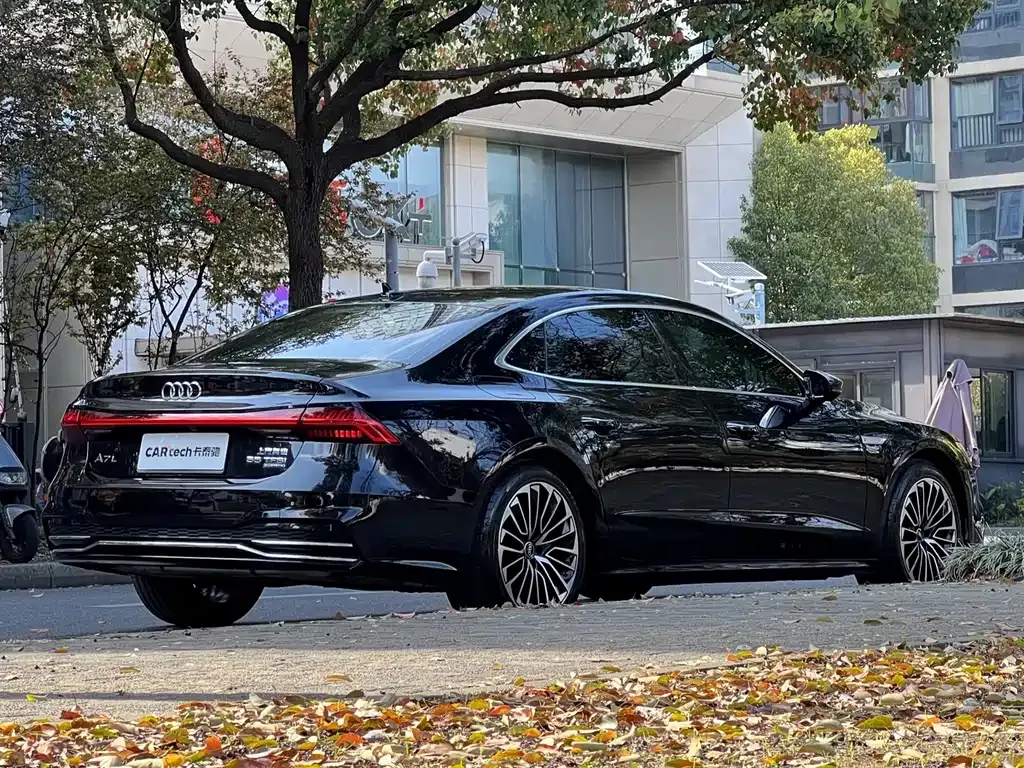 Audi A7L — фото 5