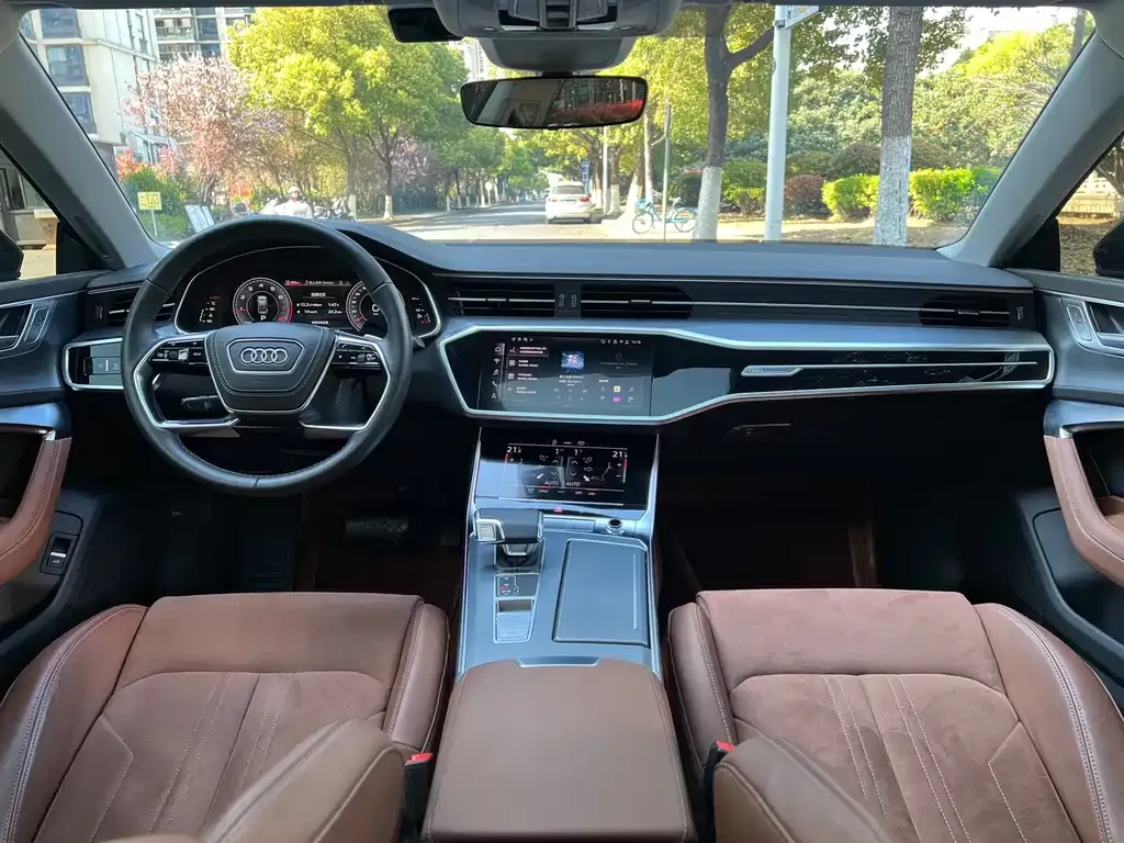 Audi A7L — фото 2
