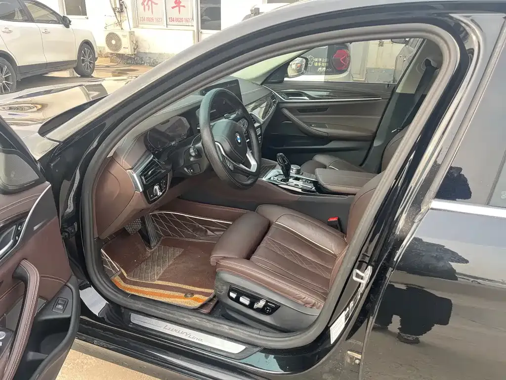 BMW 5 Series 2023 из CN, фото 3