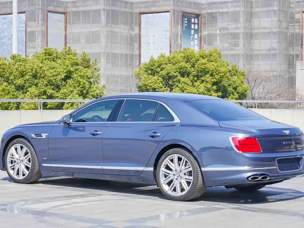 Bentley Flying Spur 2022 из CN, фото 8