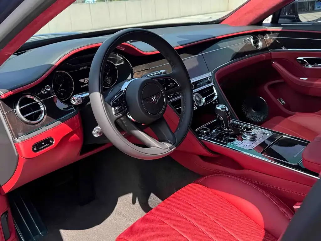 Bentley Flying Spur 2022 из CN, фото 10