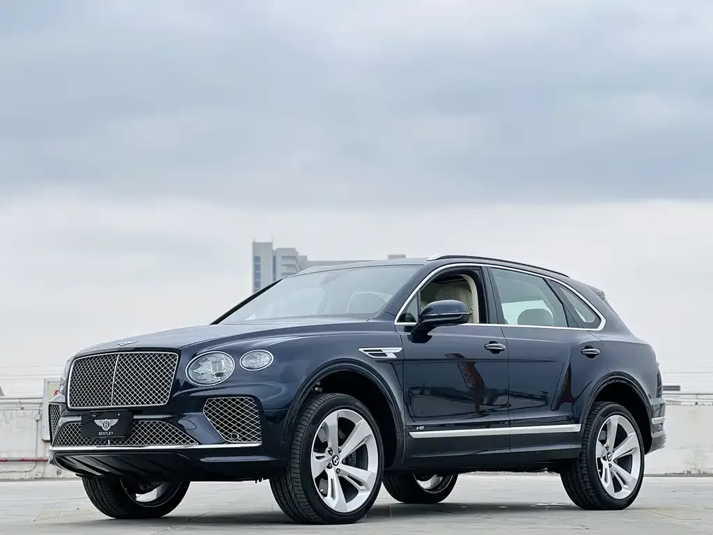 Bentley Bentayga 2023 из CN, фото 1