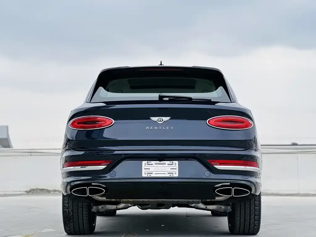 Bentley Bentayga 2023 из CN, фото 3