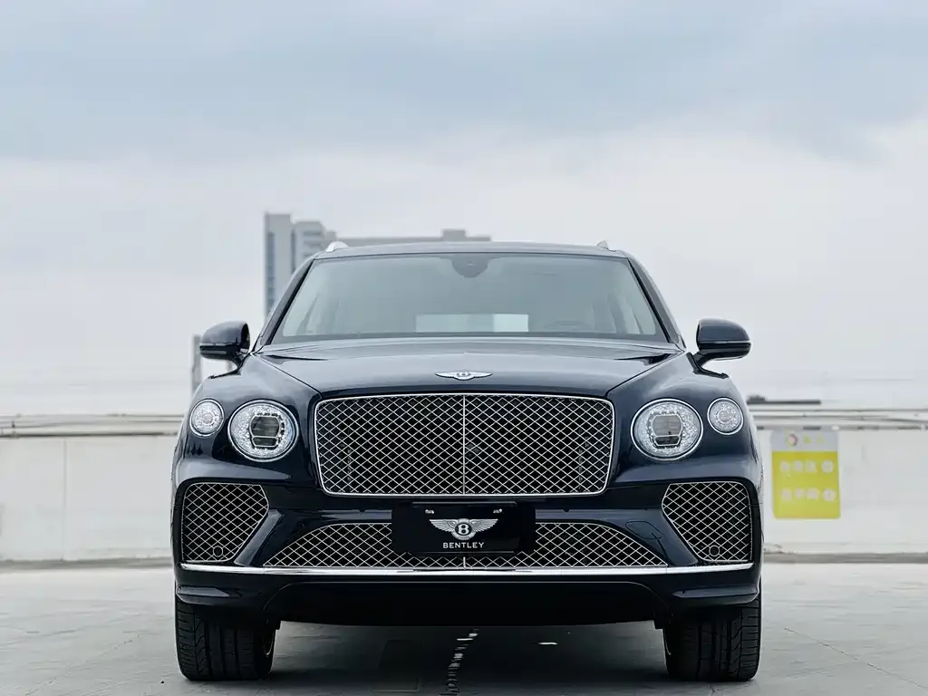 Bentley Bentayga 2023 из CN, фото 5