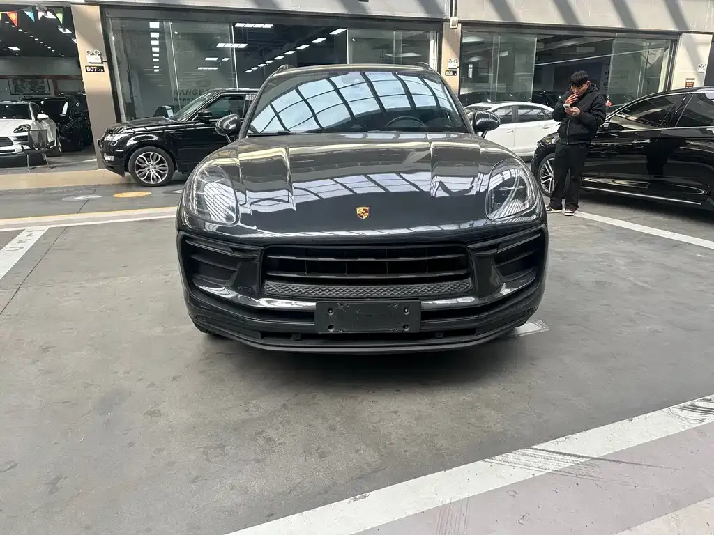 Porsche Macan — фото 1
