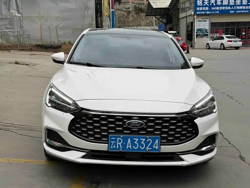 Ford Focus 2022 из CN, фото 9