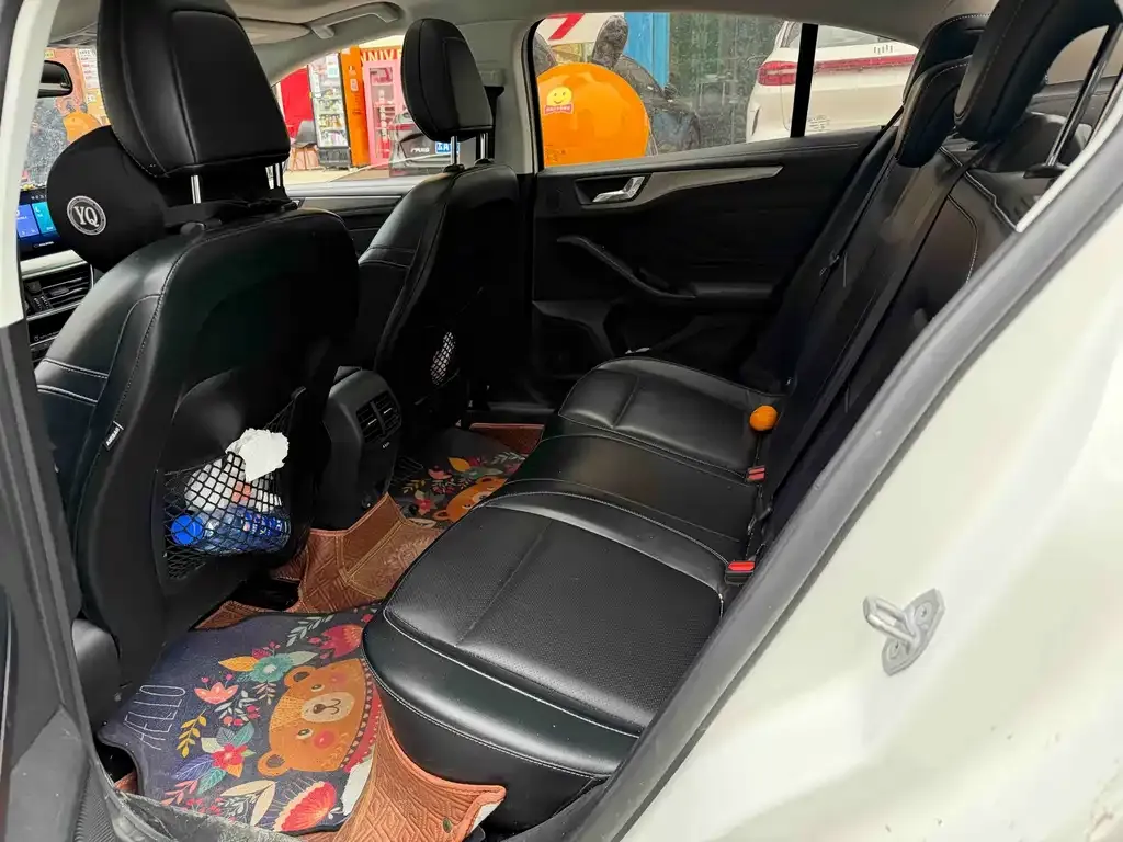 Ford Focus 2022 из CN, фото 4